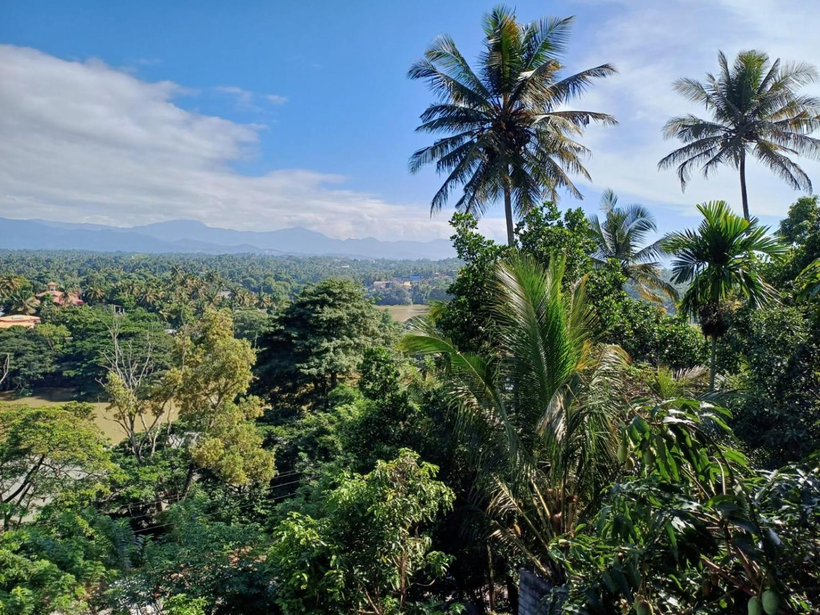 The Traveller Kandy Luaran gambar