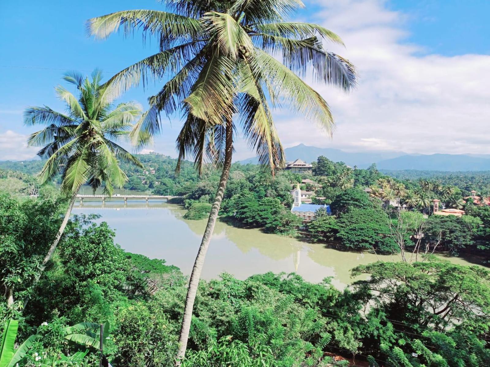 The Traveller Kandy Luaran gambar