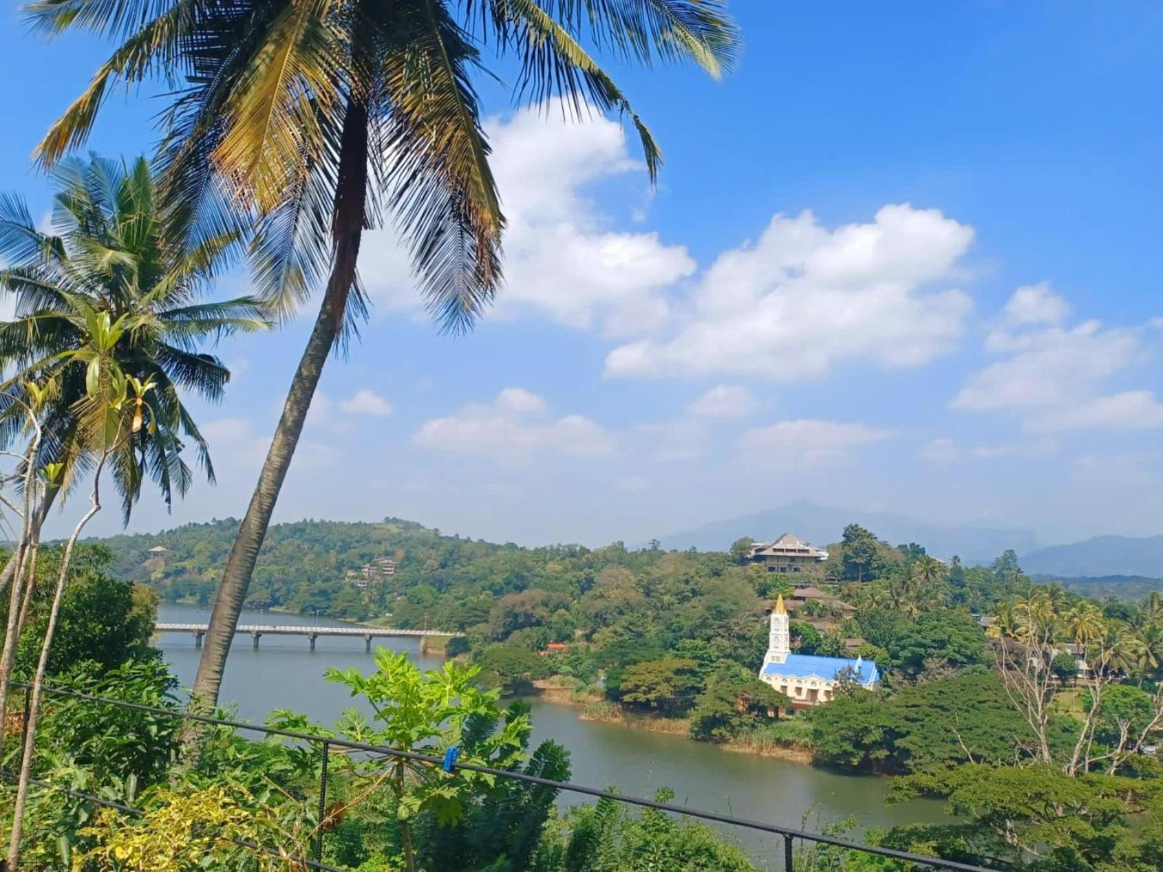 The Traveller Kandy Bilik gambar